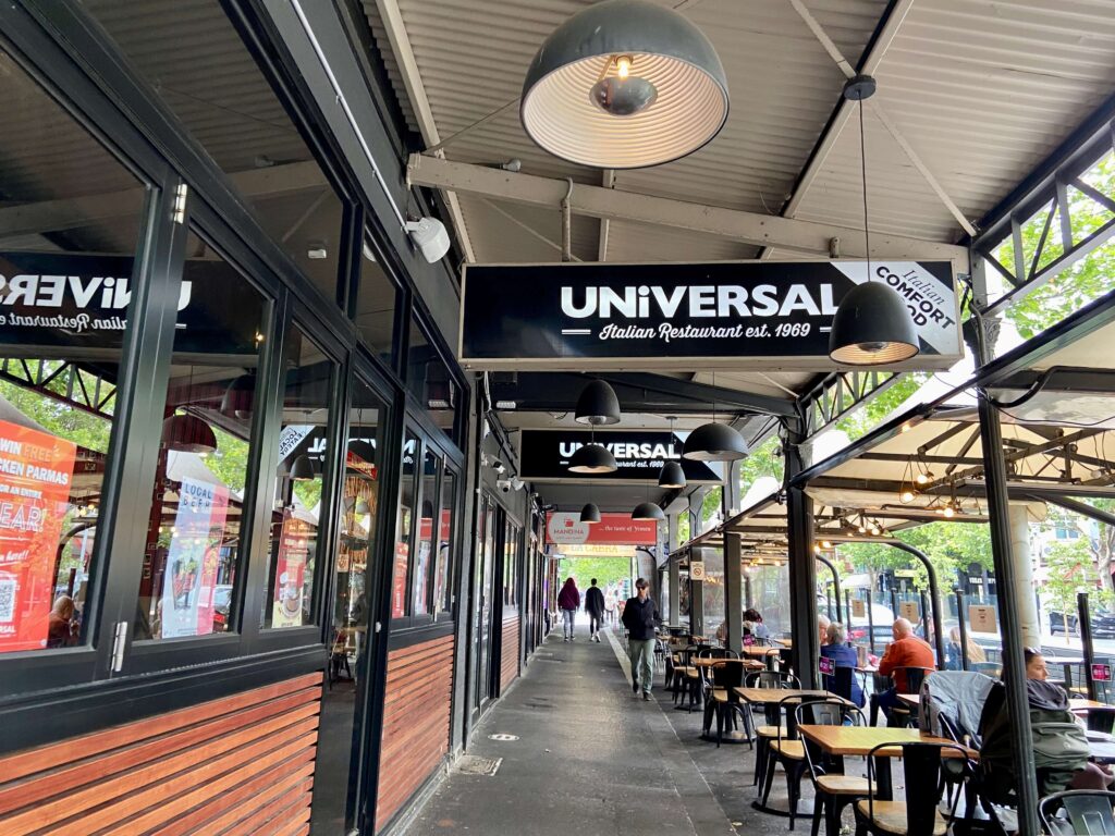 Universal Restaurant