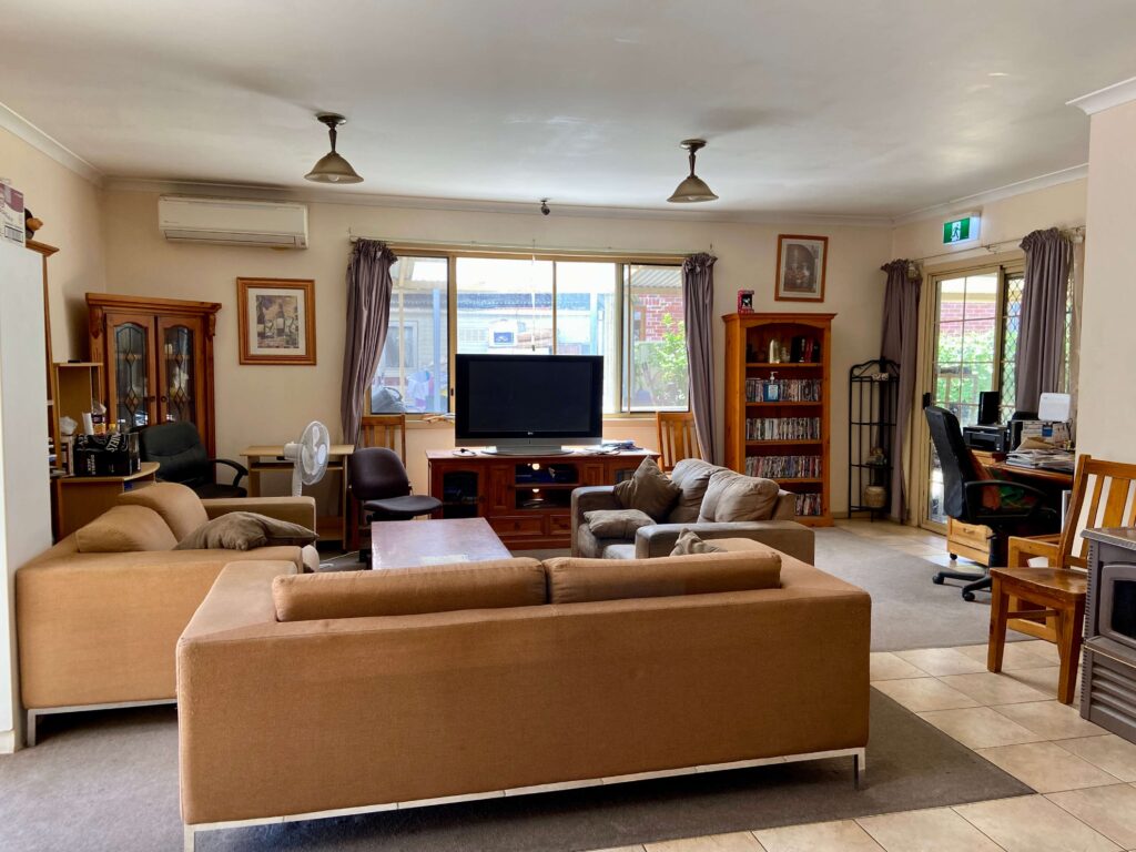 Lodge Living room